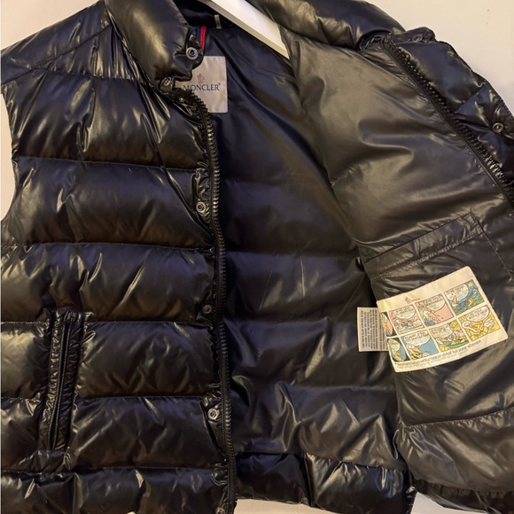 Moncler Tibb Shiny Black Puffer Vest for Men - Picture 4 of 5